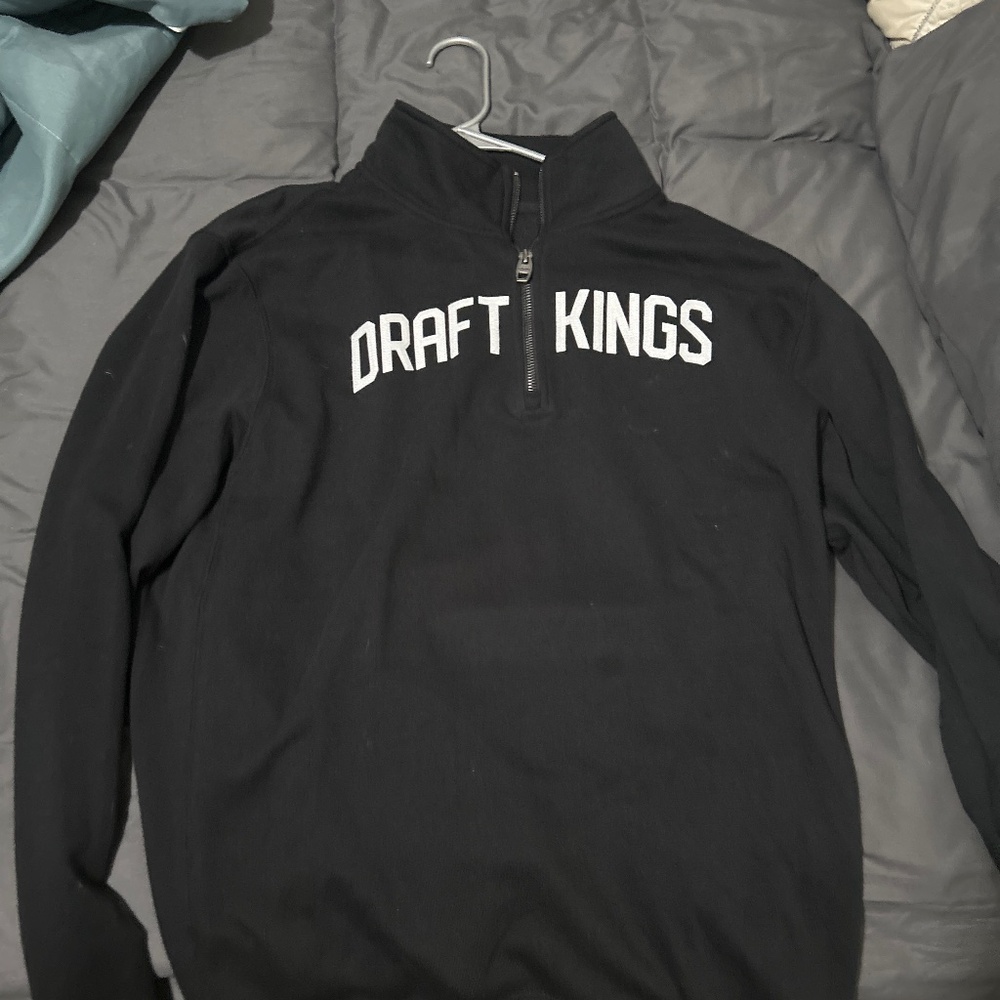 Men’s sweatshirt zip up exclusively from Draft Kings